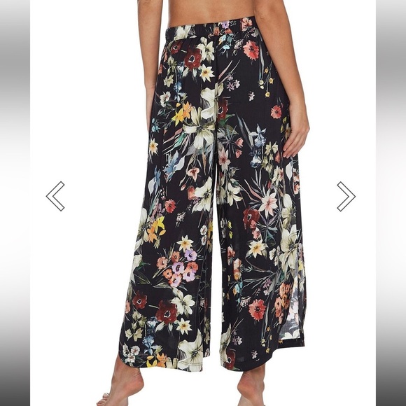 Navy Wide Leg Pants with Floral Pattern and Pockets - Picture 12 of 13